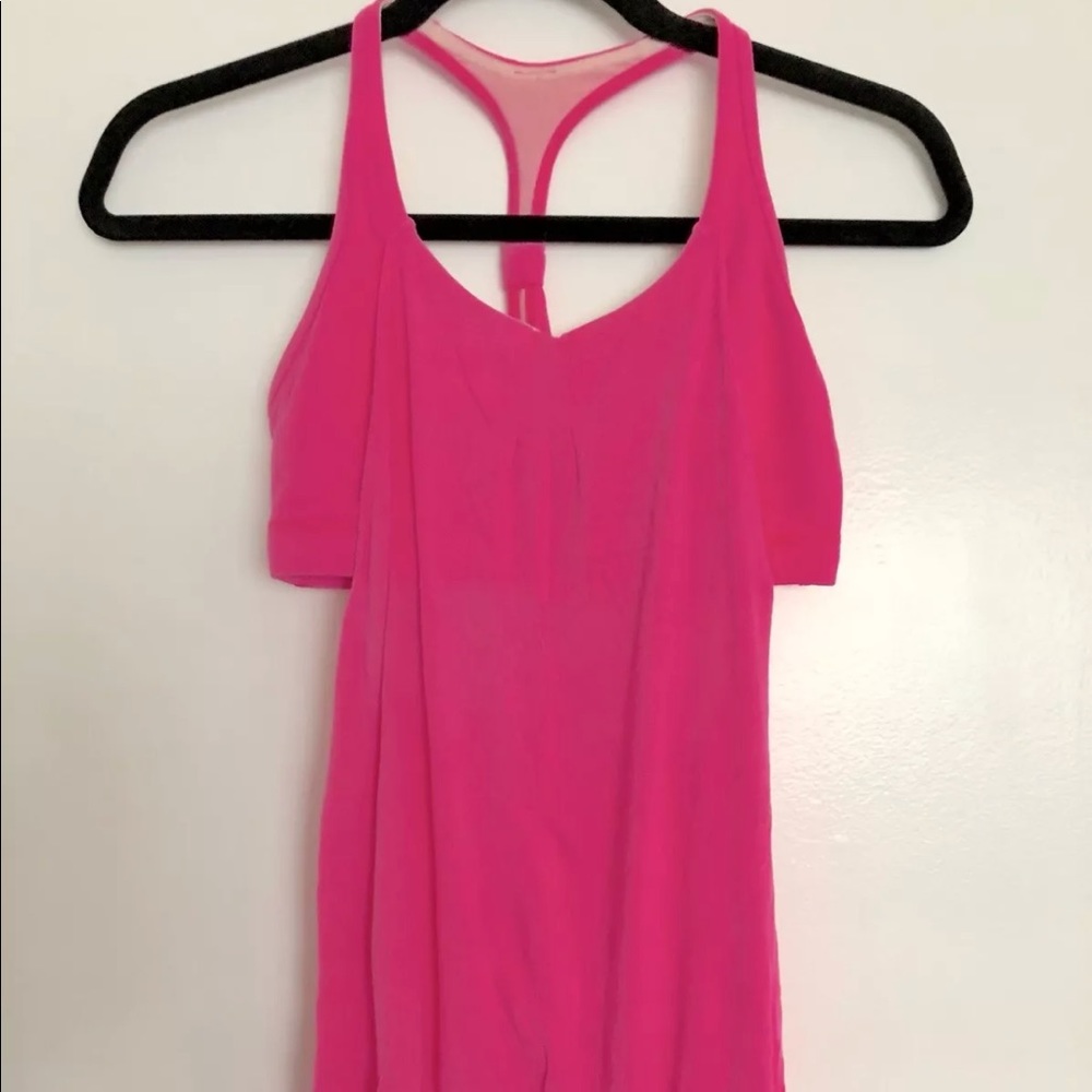 Lululemon hot pink tank w/built in bra Sz 4